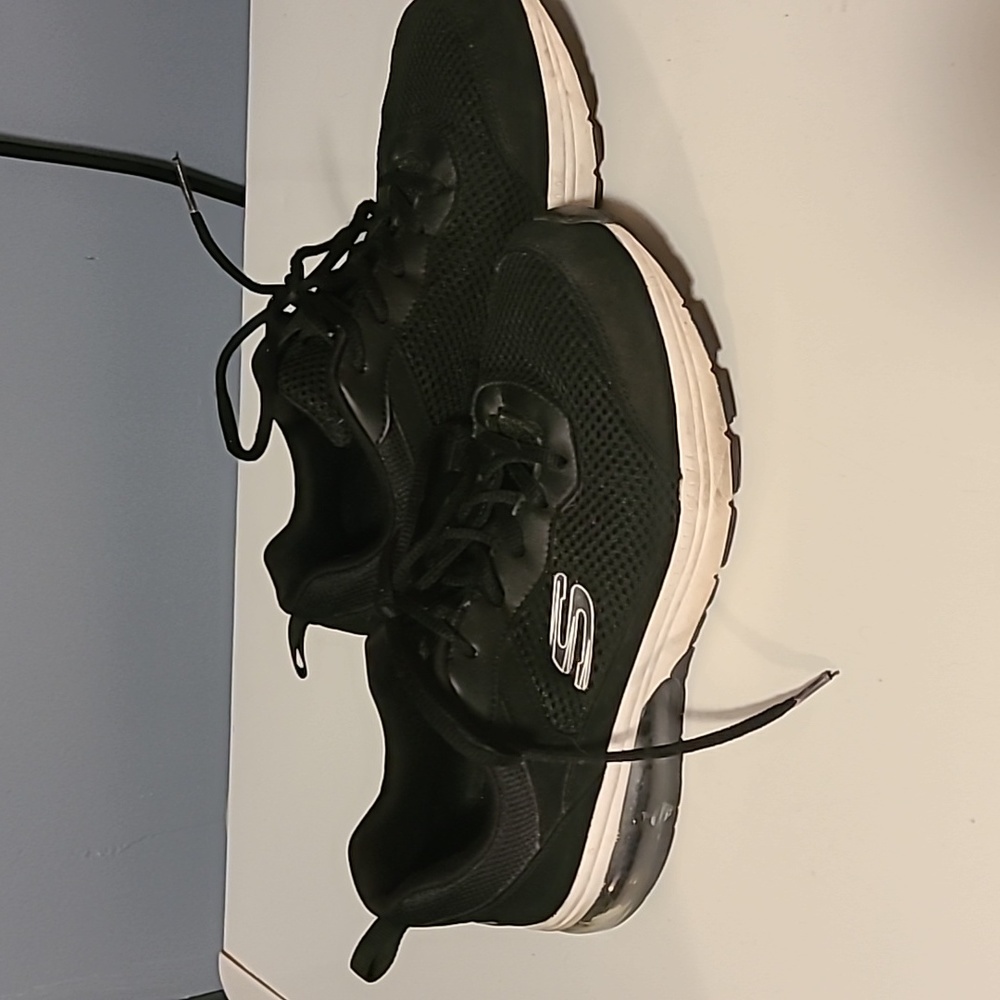 Great condition sketchers . Not worn much.